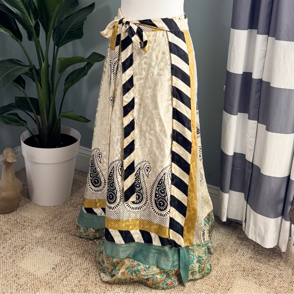 Reversible Sari Wrap Skirt Boho Patchwork Festiva… - image 9